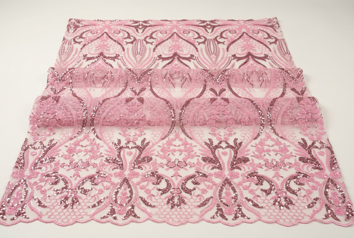 Tissu plié en accordéon avec toute la largeur visible