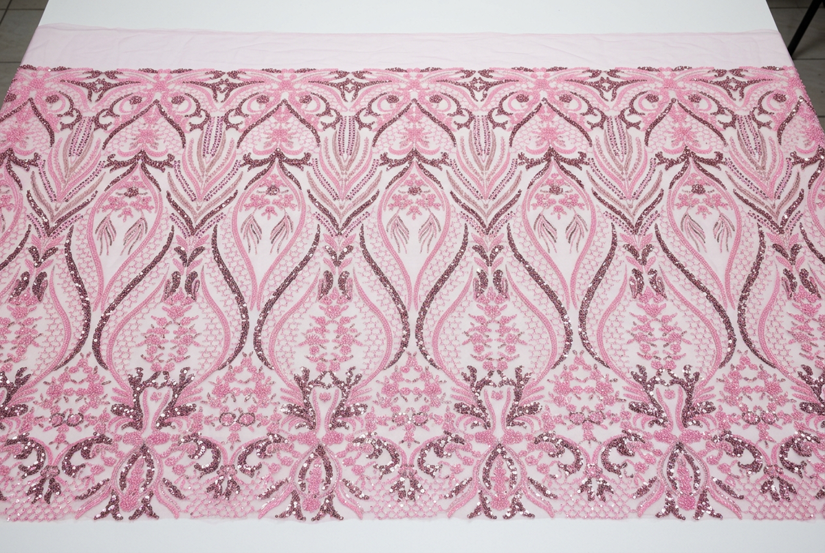 Tissu rose déplié